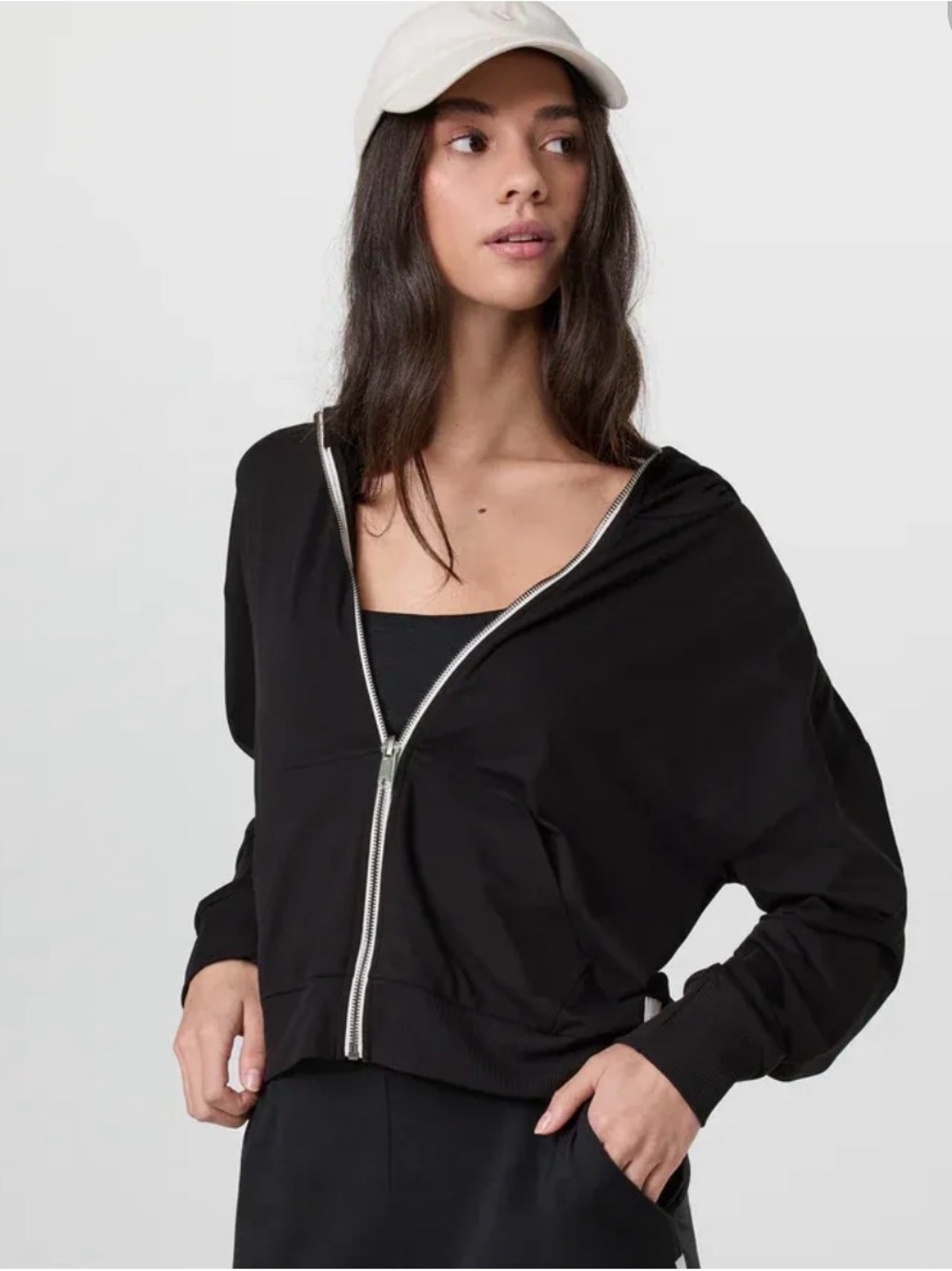 Vuori Women's halo modern full zip hoodie